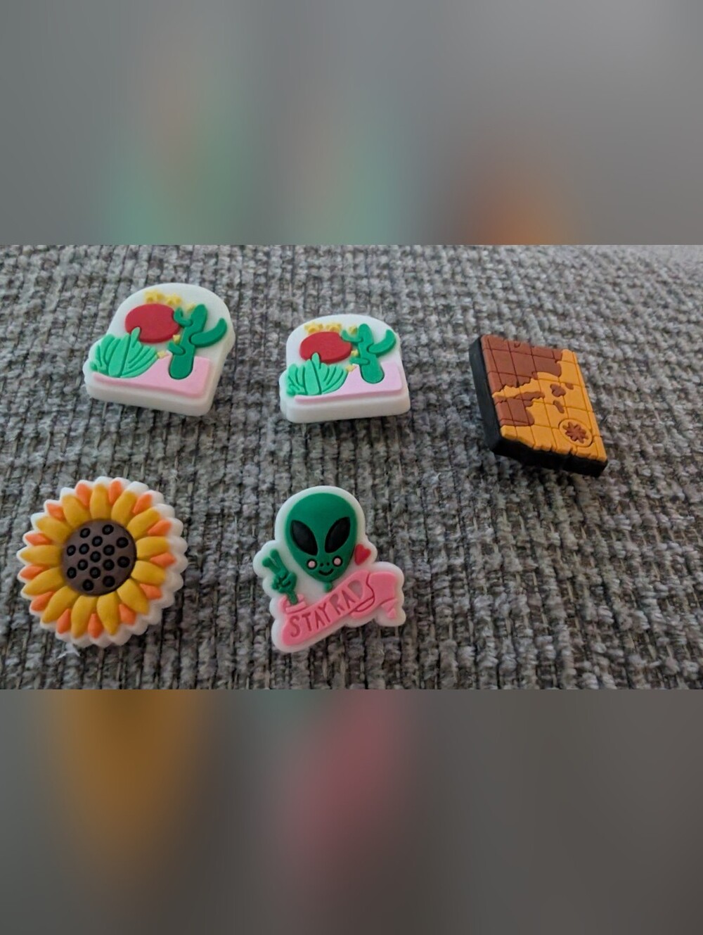Cute Alien & Desert  Sunflower Croc Charms - Green Pink Red Brown 5 Charm Crocs - Picture 2 of 4